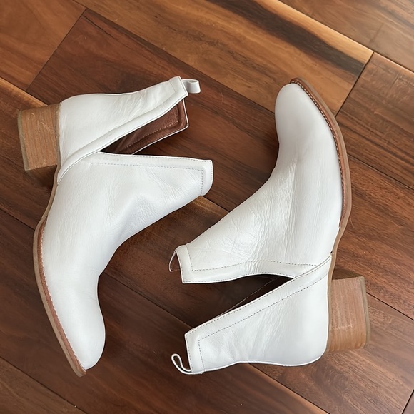 JEFFREY CAMPBELL IBIZA MUSKRAT WHITE LEATHER BOOTIES SIZE 8.5 SPLIT SHAFT - Picture 6 of 10